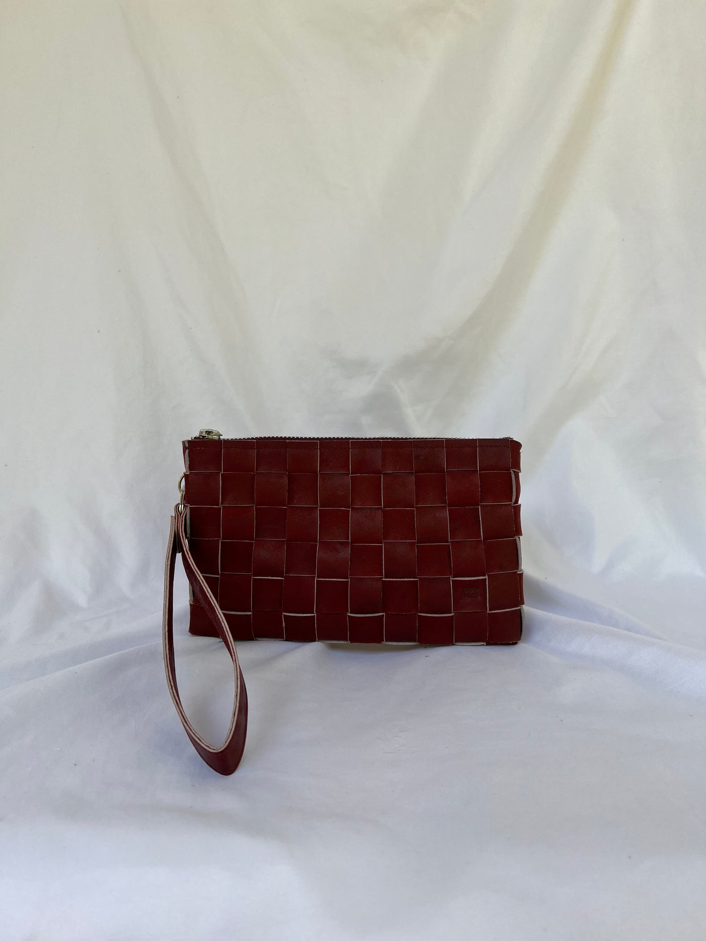 No. 148 Weaved clutch with strap